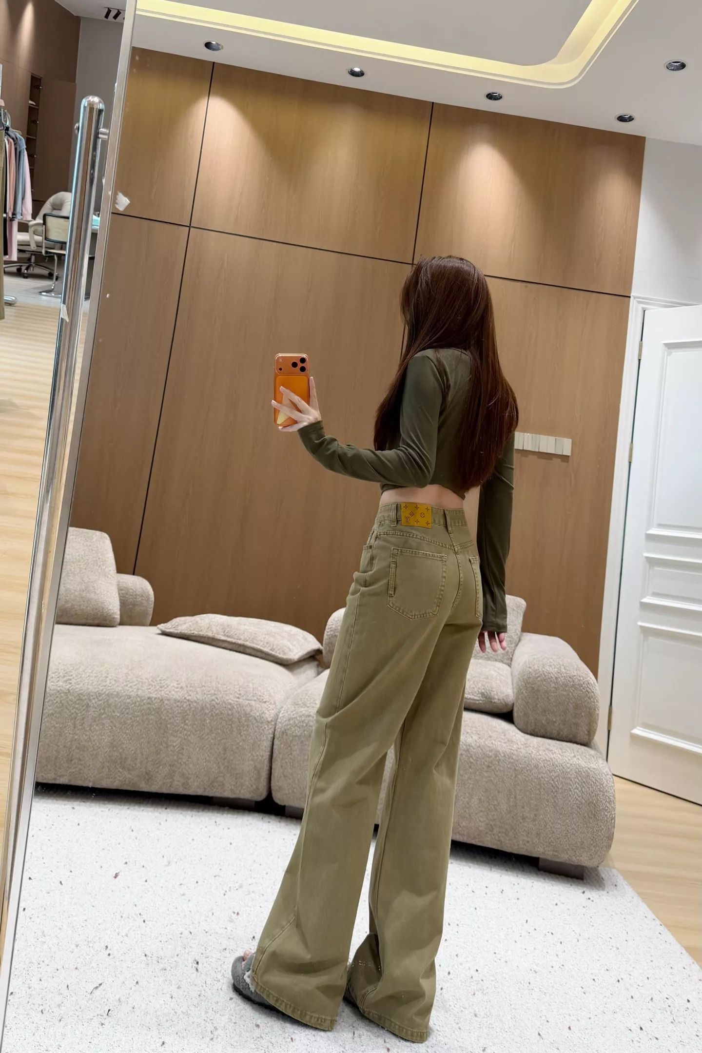 루이비통 카키 롤업 프린트 와이드 캐쥬얼 팬츠 상세 이미지 12