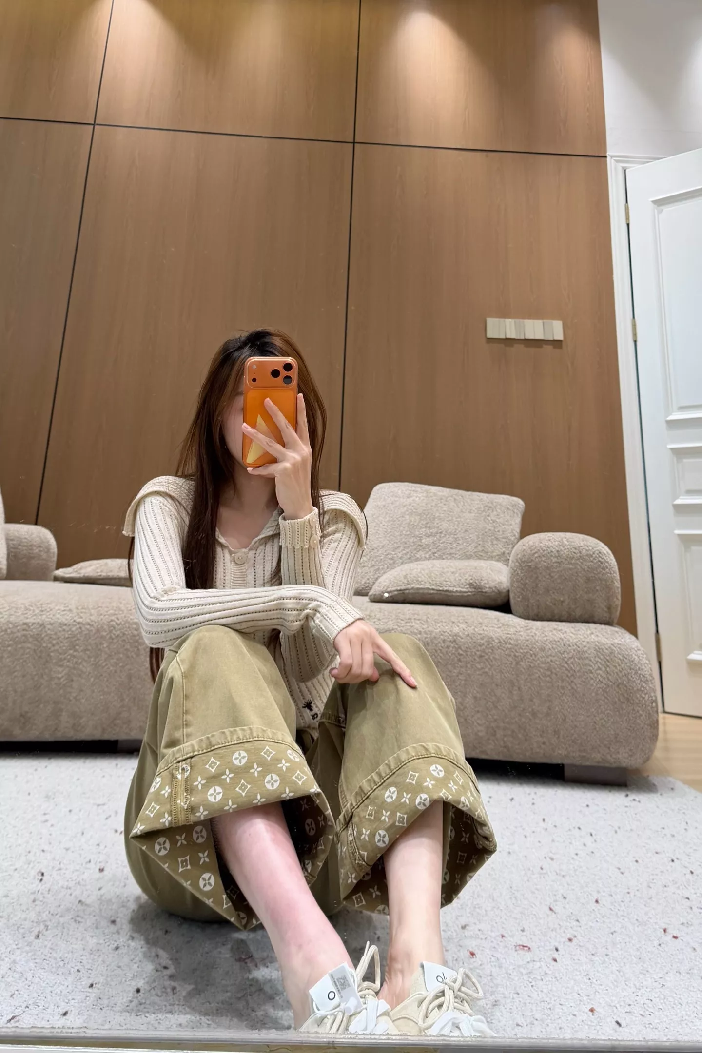 루이비통 카키 롤업 프린트 와이드 캐쥬얼 팬츠 상세 이미지 18