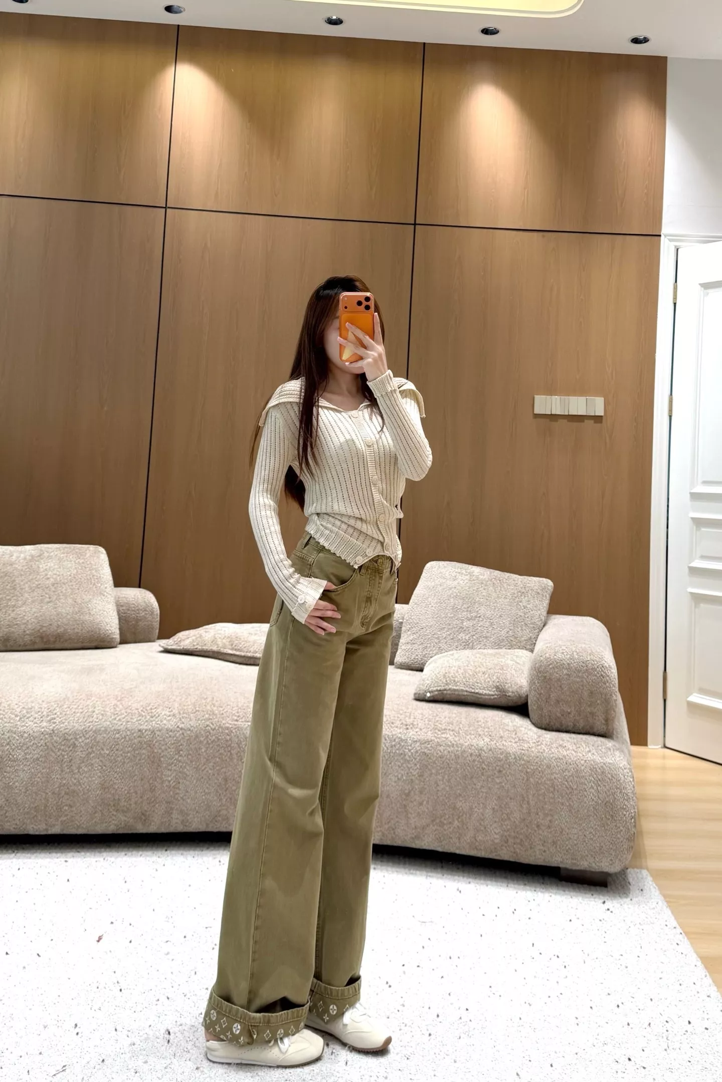 루이비통 카키 롤업 프린트 와이드 캐쥬얼 팬츠 상세 이미지 10