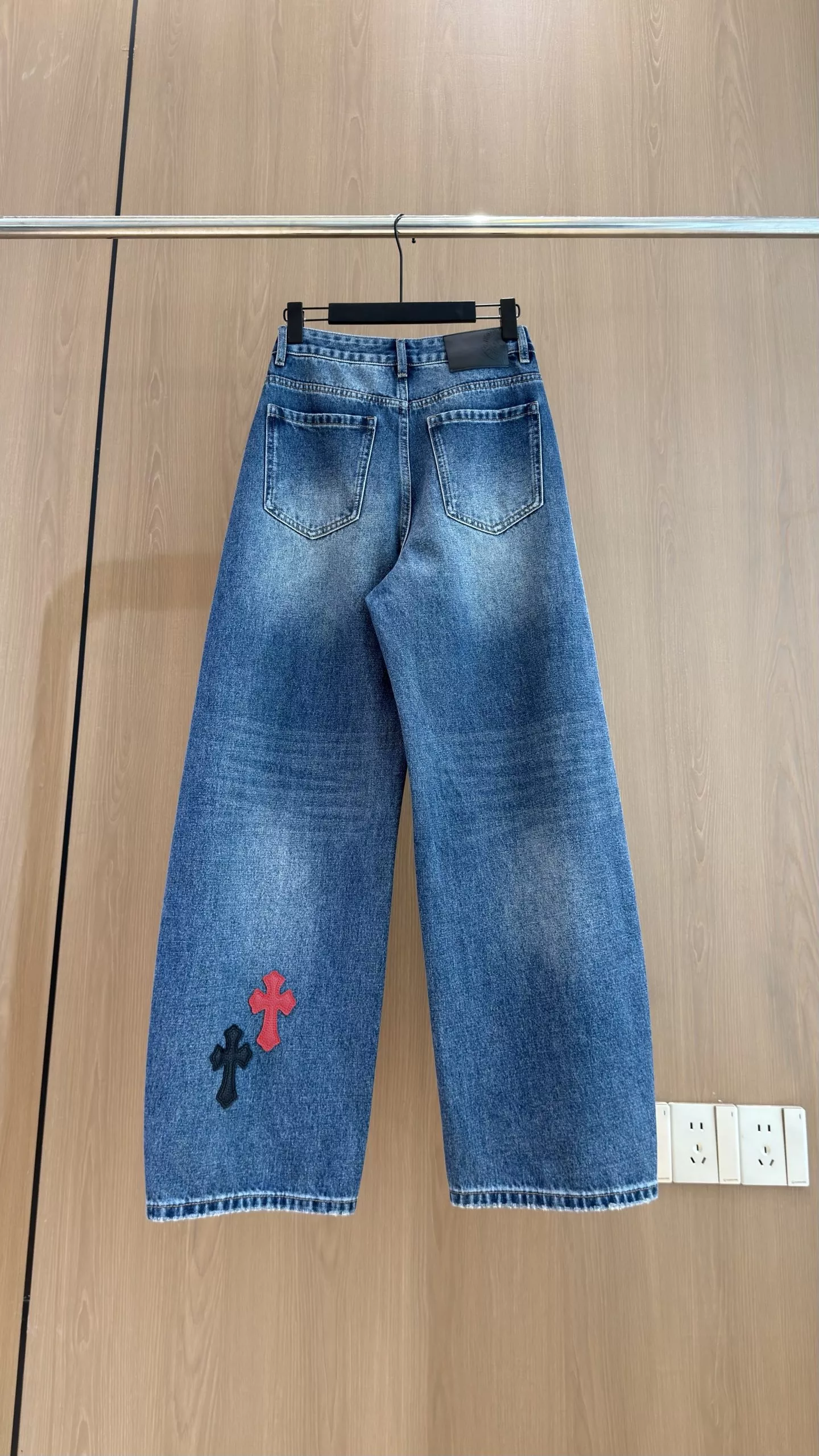 크롬하츠 빈티지 십자 패치 워싱 와이드 데님 팬츠 상세 이미지 2