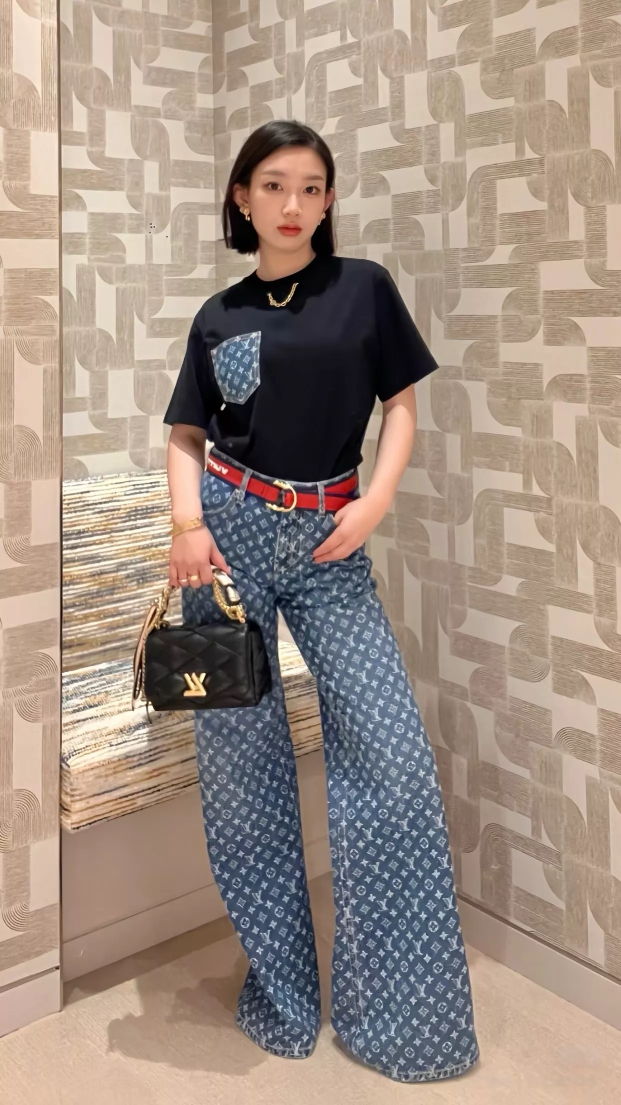 루이비통 포켓 디테일 반소매 티셔츠 상세 이미지 67