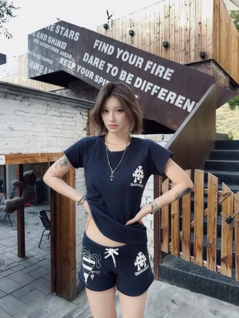 크롬하츠 자수 그래픽 코튼 하프 팬츠 상세 이미지 51