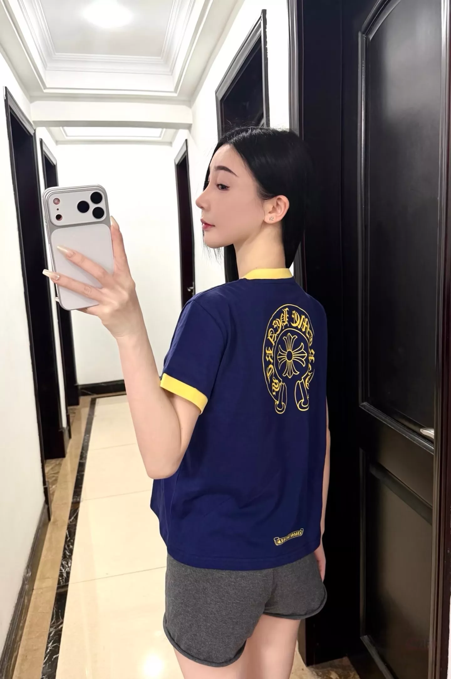 크롬하츠 로고 디테일 반소매 티셔츠 상세 이미지 145