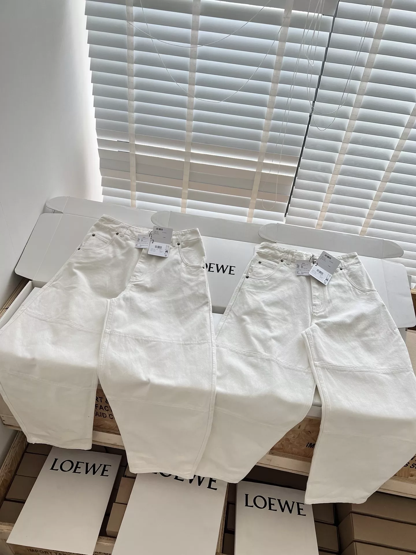 로에베 와이드 핏 데님 팬츠 상세 이미지 57