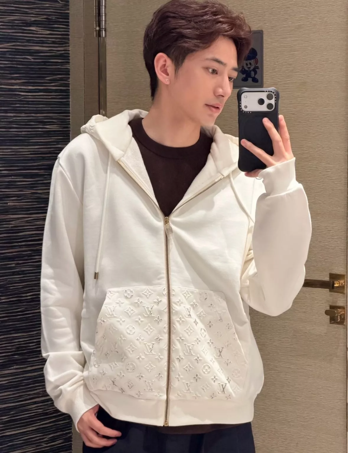 루이비통 자수 로고 배색 코튼 후드 재킷 상세 이미지 14
