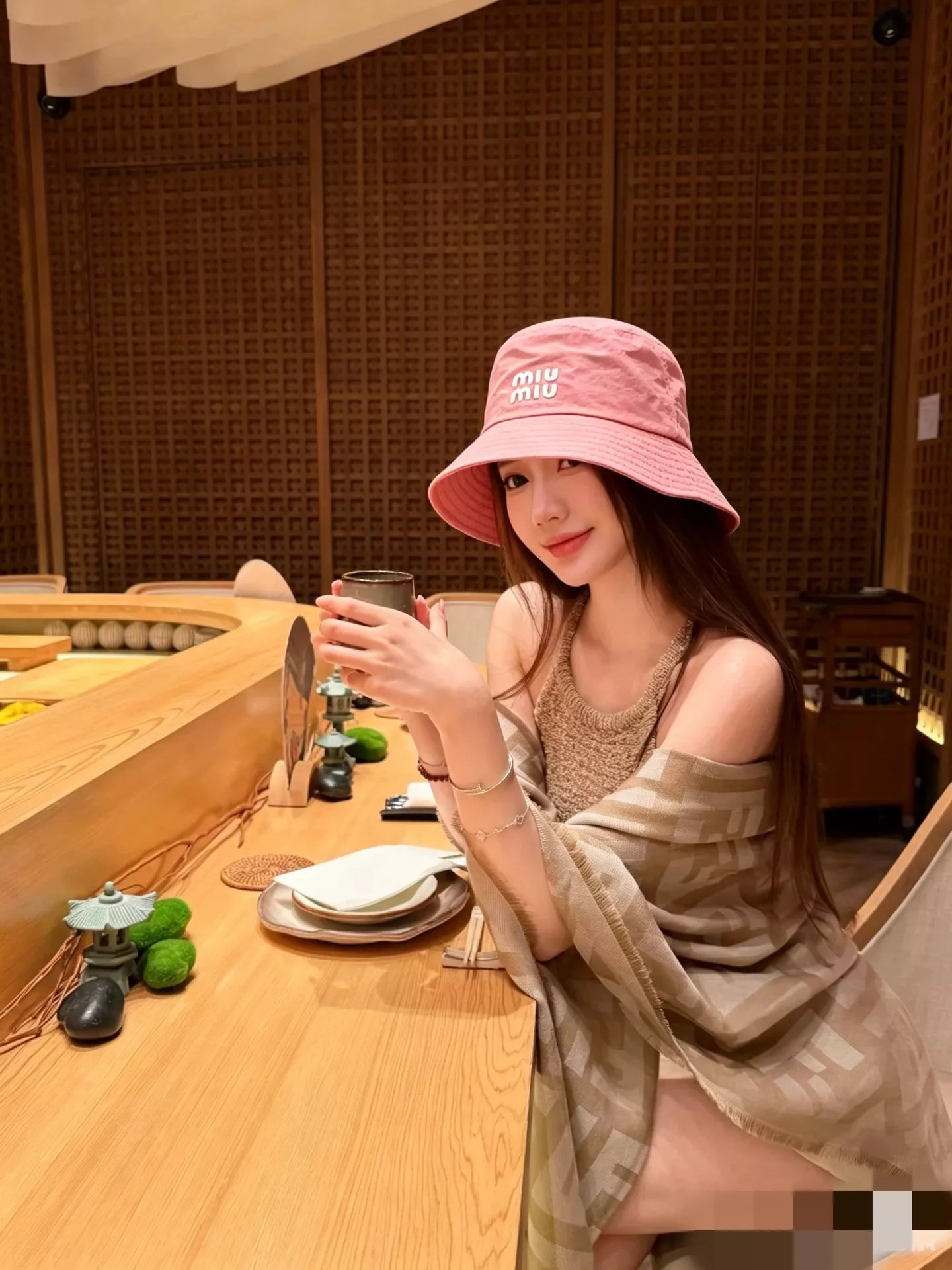 미우미우 마카롱 컬러 속건 버킷햇 상세 이미지 3