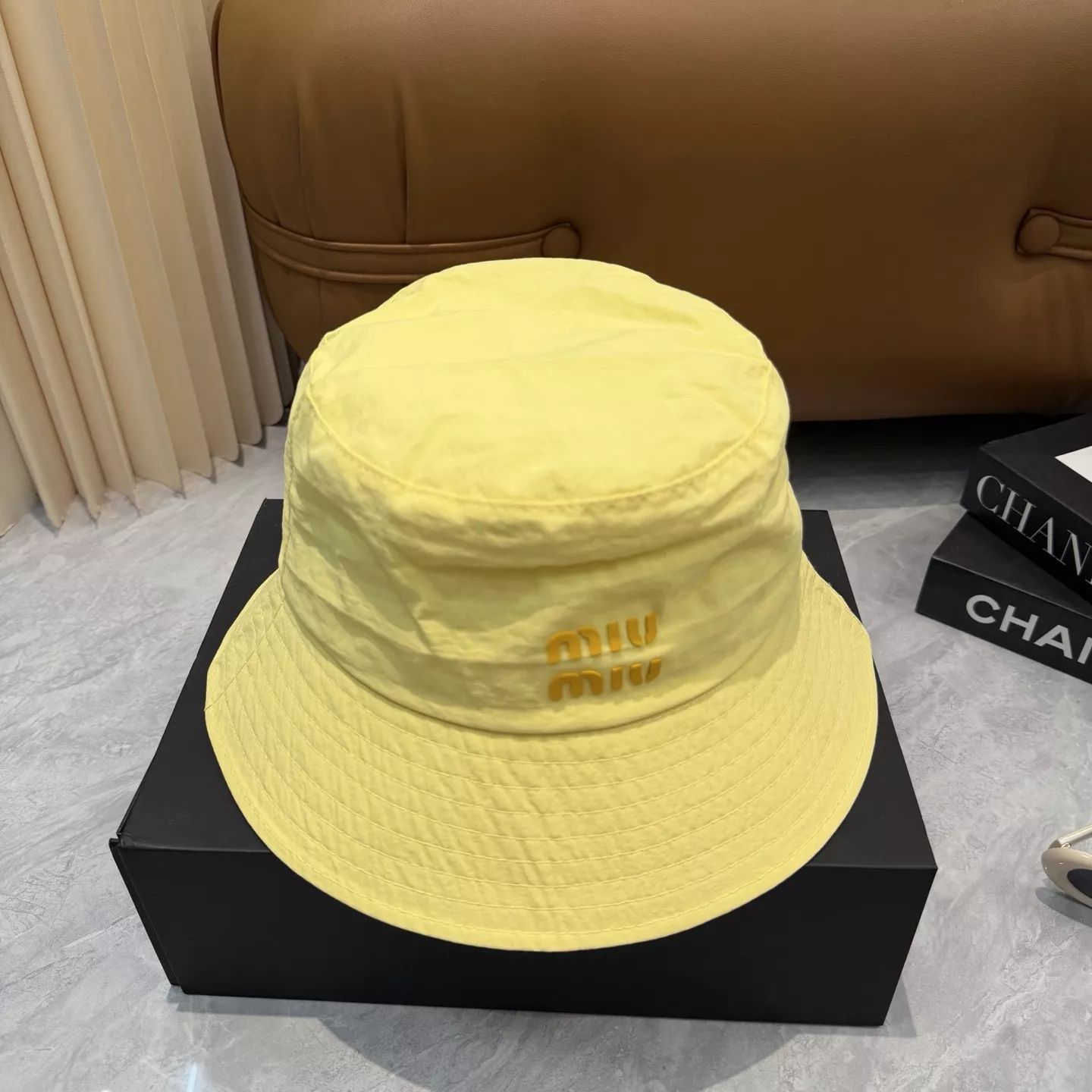 미우미우 마카롱 컬러 속건 버킷햇 상세 이미지 10