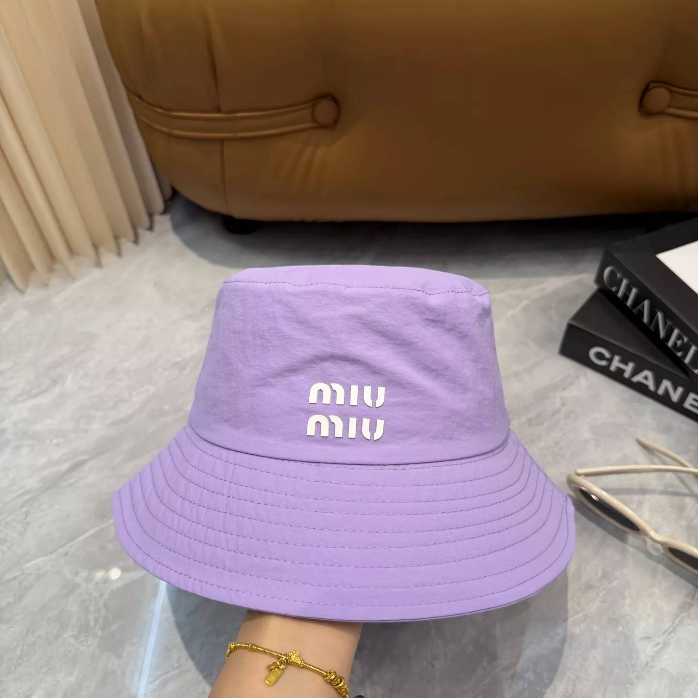 미우미우 마카롱 컬러 속건 버킷햇 상세 이미지 19