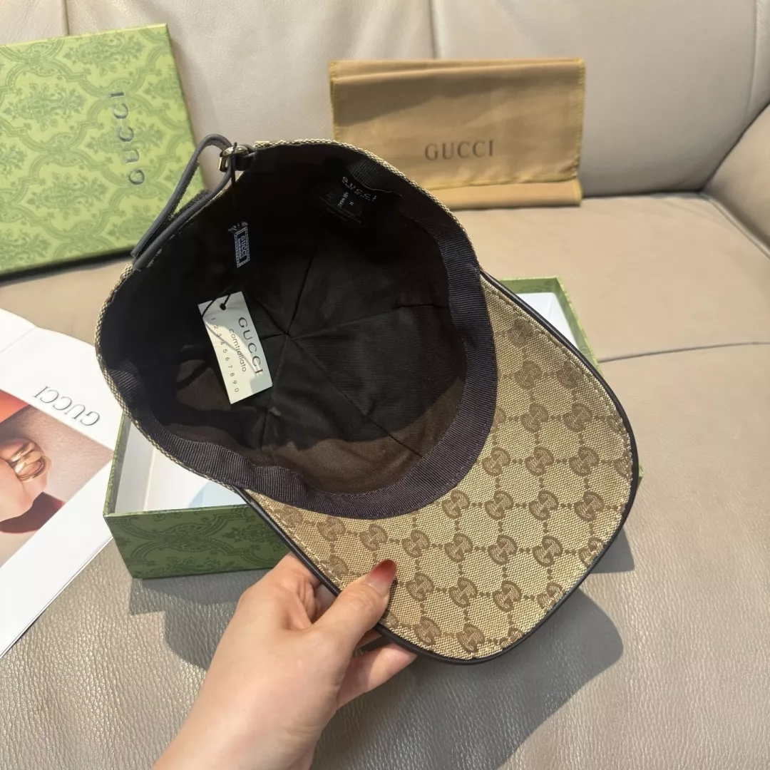 구찌 클래식 모노그램 가죽 트리밍 볼캡 상세 이미지 6