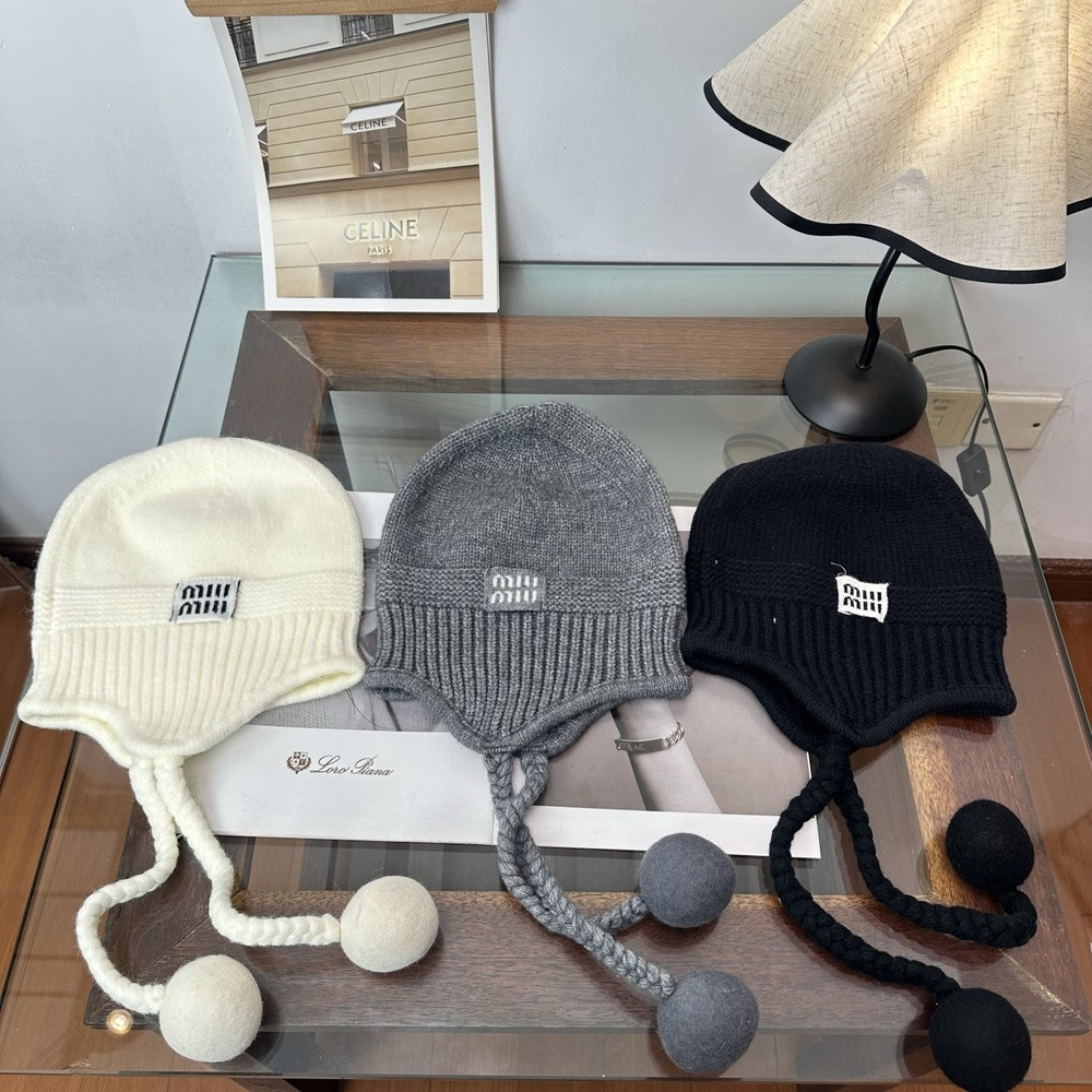 미우미우 니트 방울 귀달이 비니
