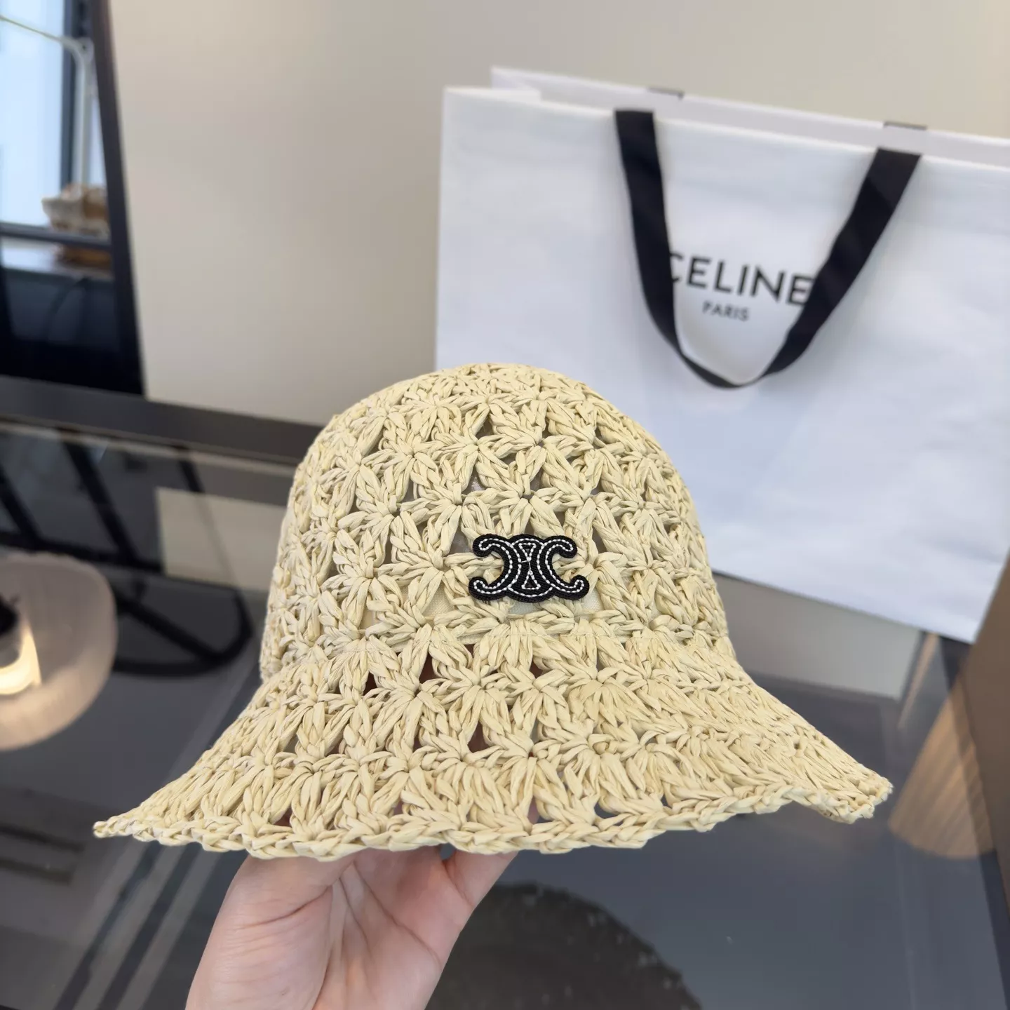 셀린느 펀칭 라피아 스타일 챙모자 상세 이미지 6