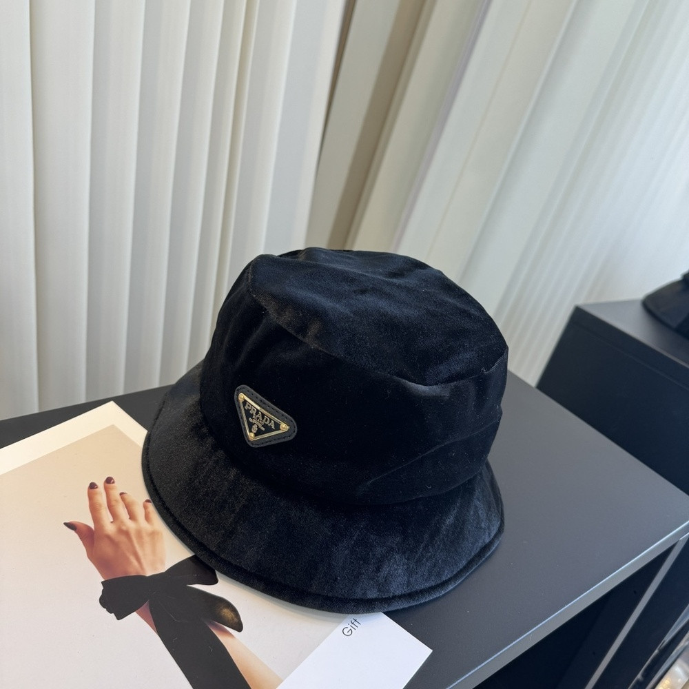 프라다 삼각 로고 버킷햇