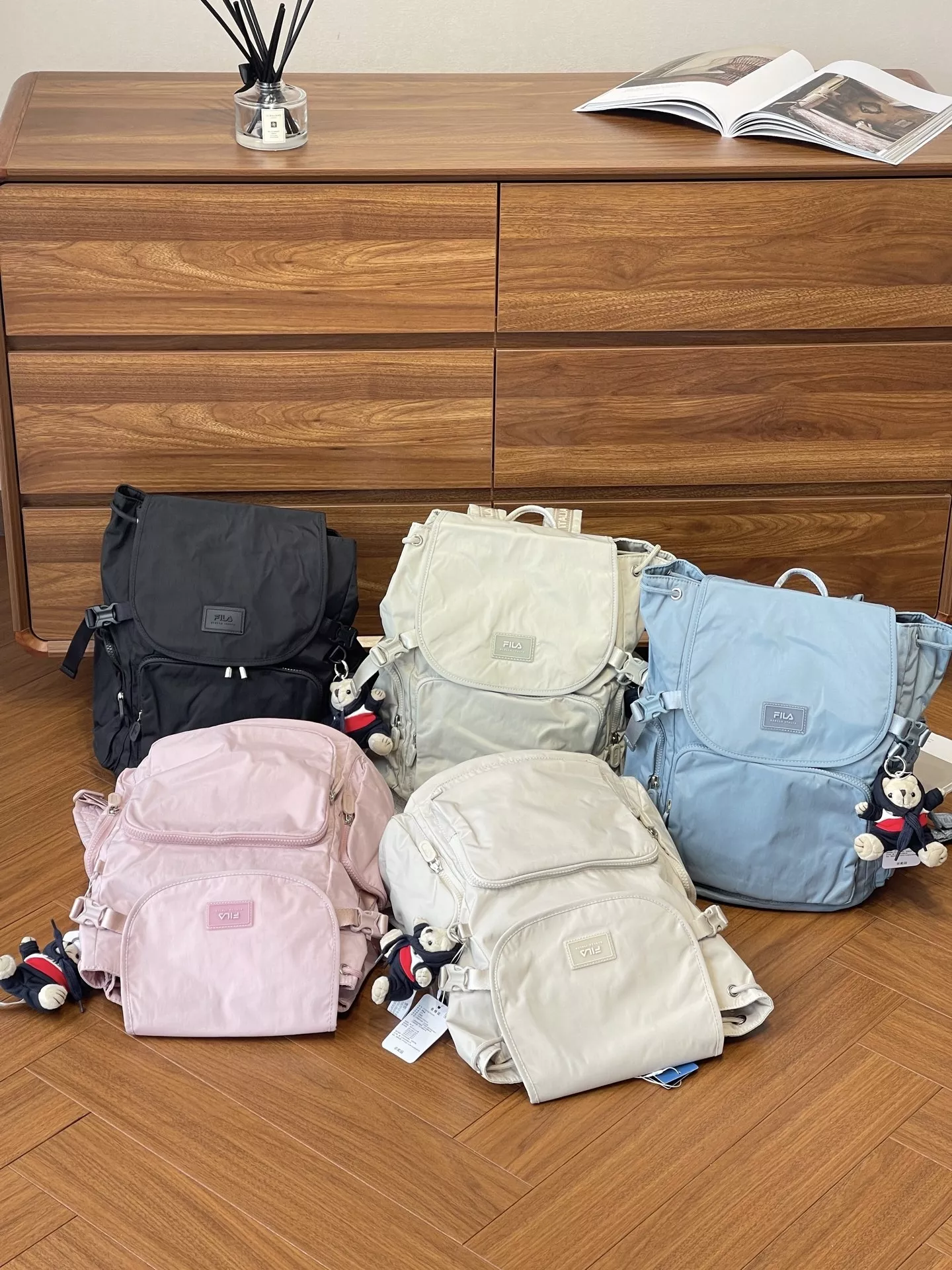 휠라 탈부착 베어 참 나일론 백팩 상세 이미지 1