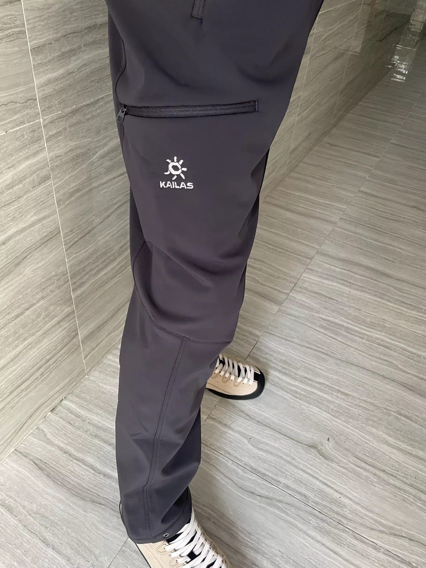 카일라스 자수 디테일 기모 소프트쉘 아웃도어 팬츠 상세 이미지 19