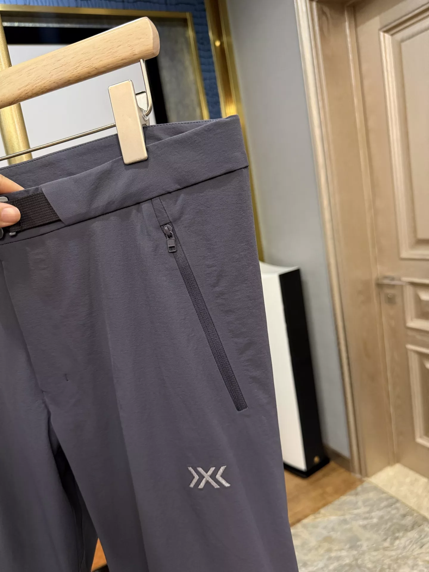 엑스바이오닉 벨트 조절형 밑단 스트링 캐쥬얼 팬츠 상세 이미지 21