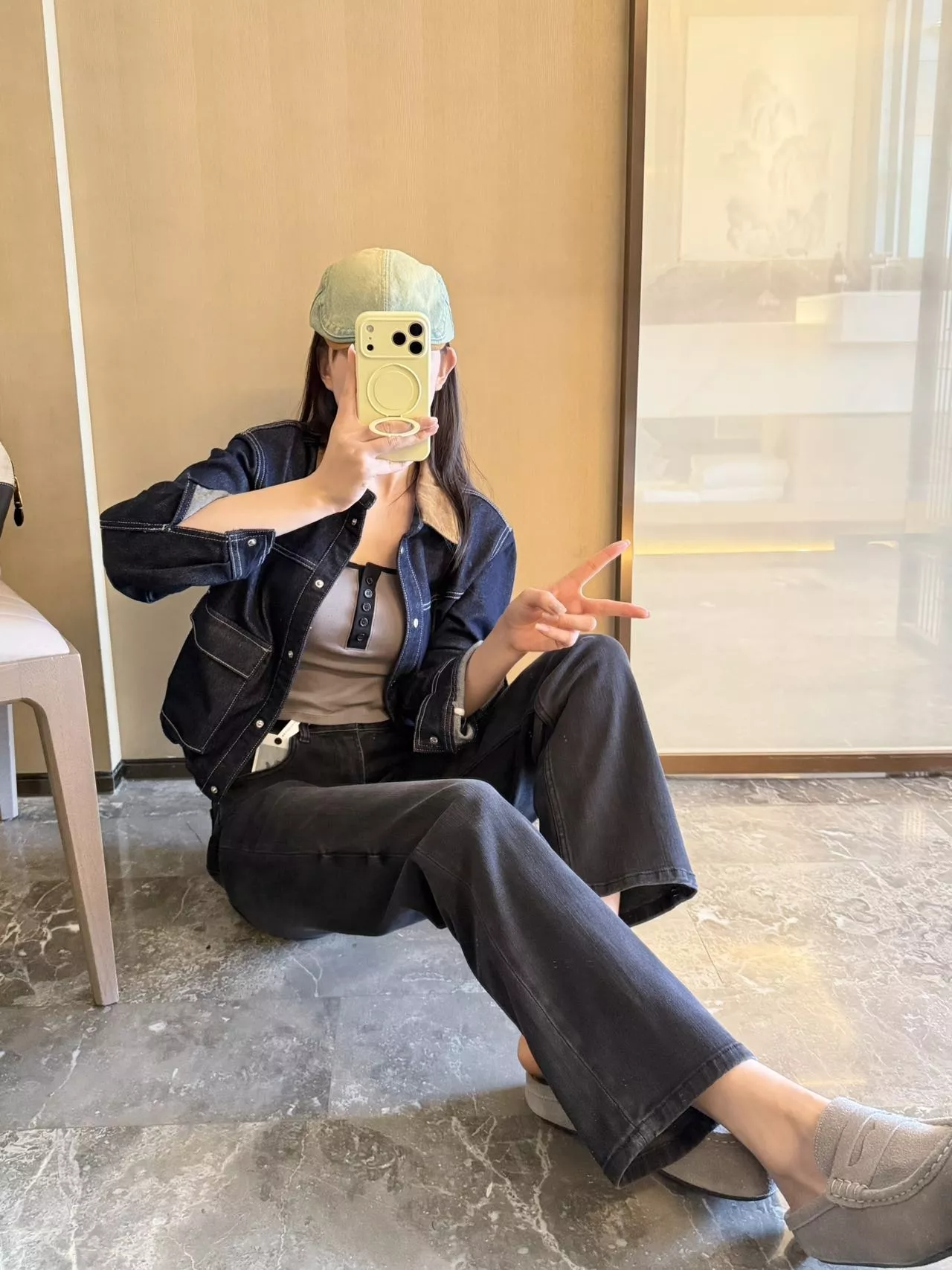 셀린느 가죽 패치 스트레이트 데님 팬츠 상세 이미지 33