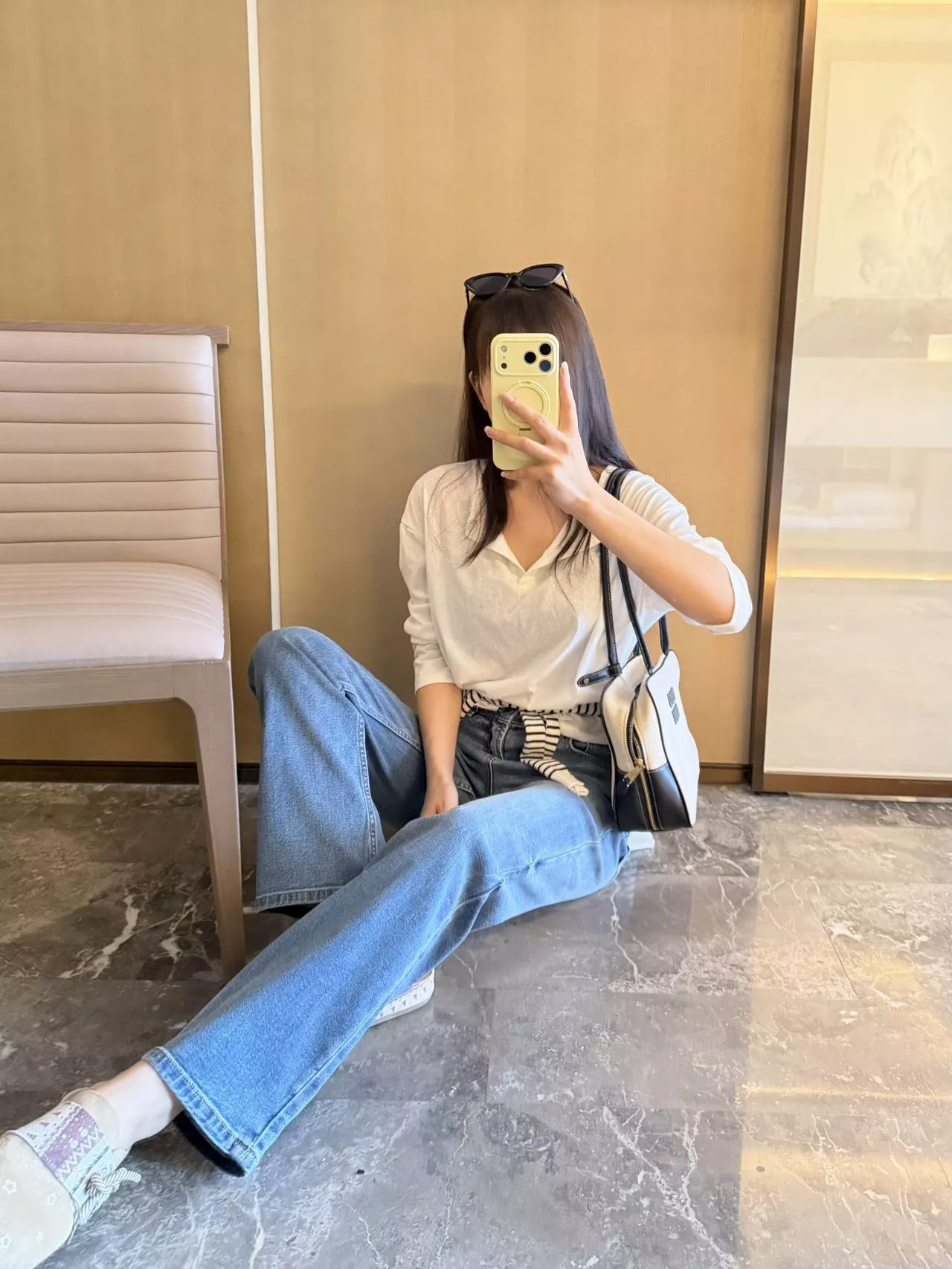 셀린느 가죽 패치 스트레이트 데님 팬츠 상세 이미지 43