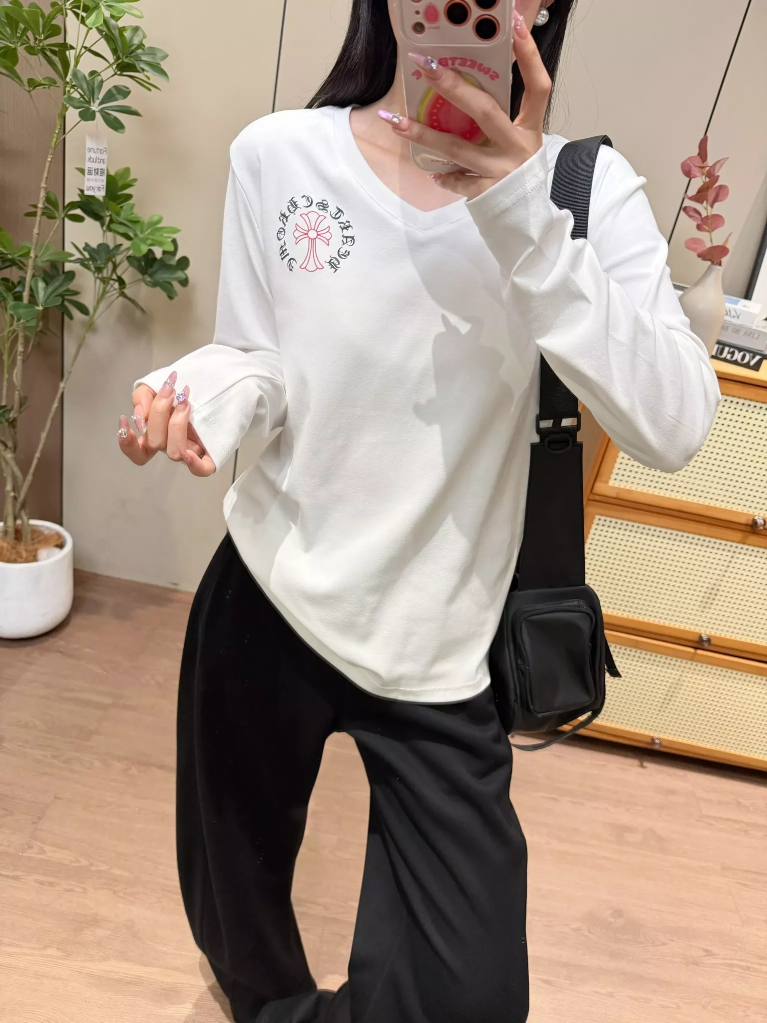 크롬하츠 브이넥 십자 프린트 긴소매 티셔츠 상세 이미지 31