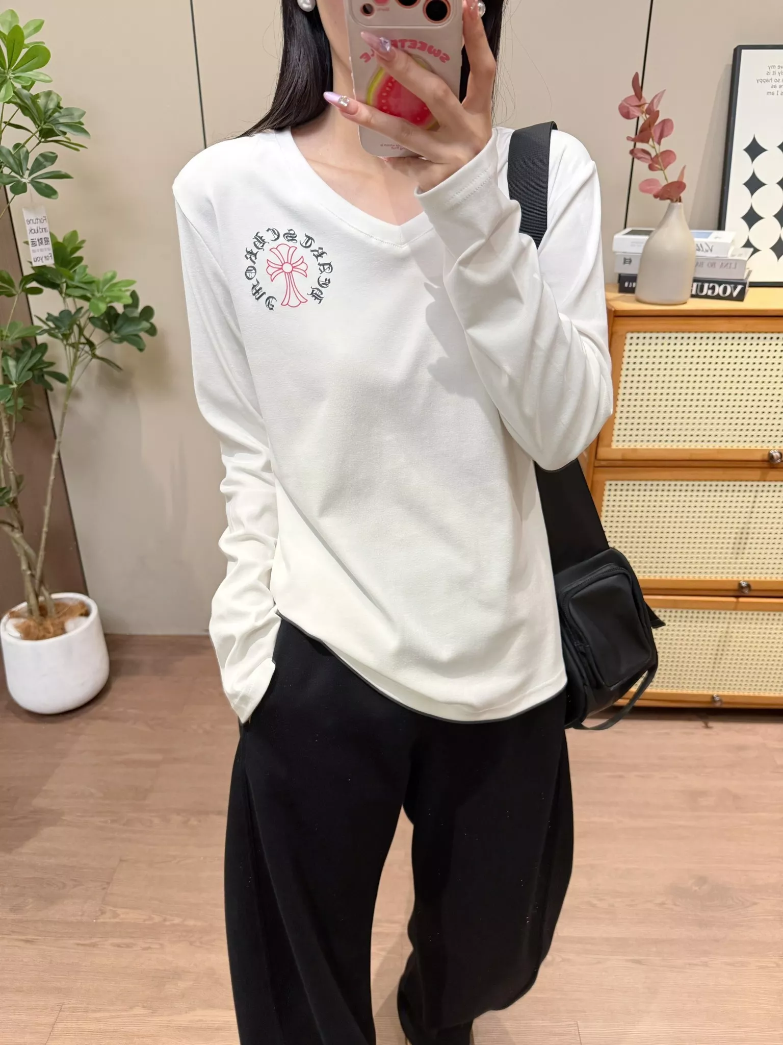 크롬하츠 브이넥 십자 프린트 긴소매 티셔츠 상세 이미지 27