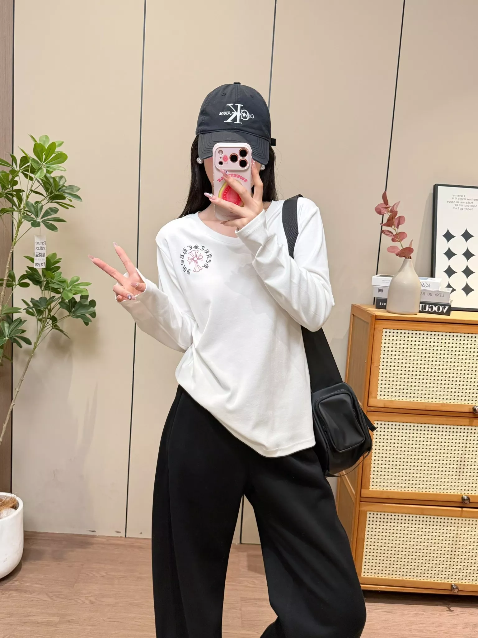 크롬하츠 브이넥 십자 프린트 긴소매 티셔츠 상세 이미지 23