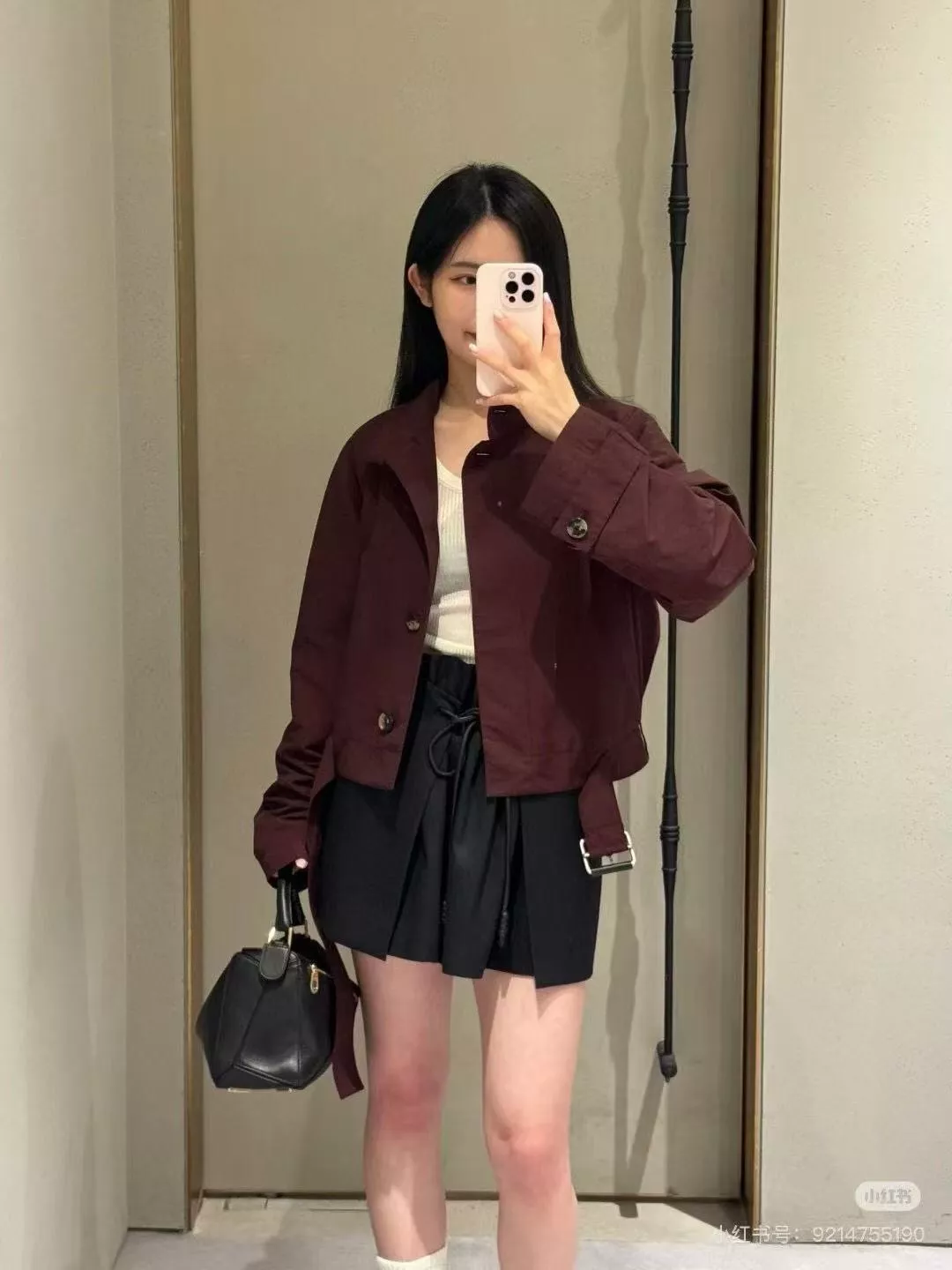 로에베 백로고 가죽패치 스탠드카라 긴소매 쇼트 코트 상세 이미지 16