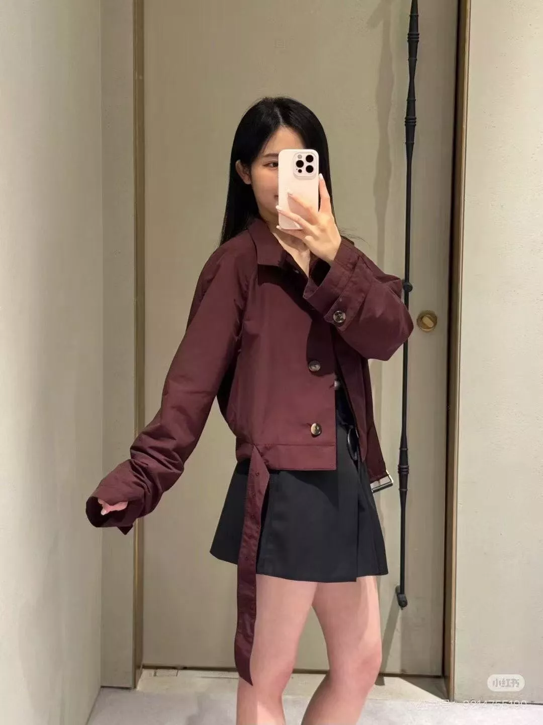 로에베 백로고 가죽패치 스탠드카라 긴소매 쇼트 코트 상세 이미지 27