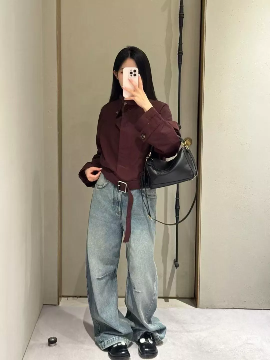 로에베 백로고 가죽패치 스탠드카라 긴소매 쇼트 코트 상세 이미지 28