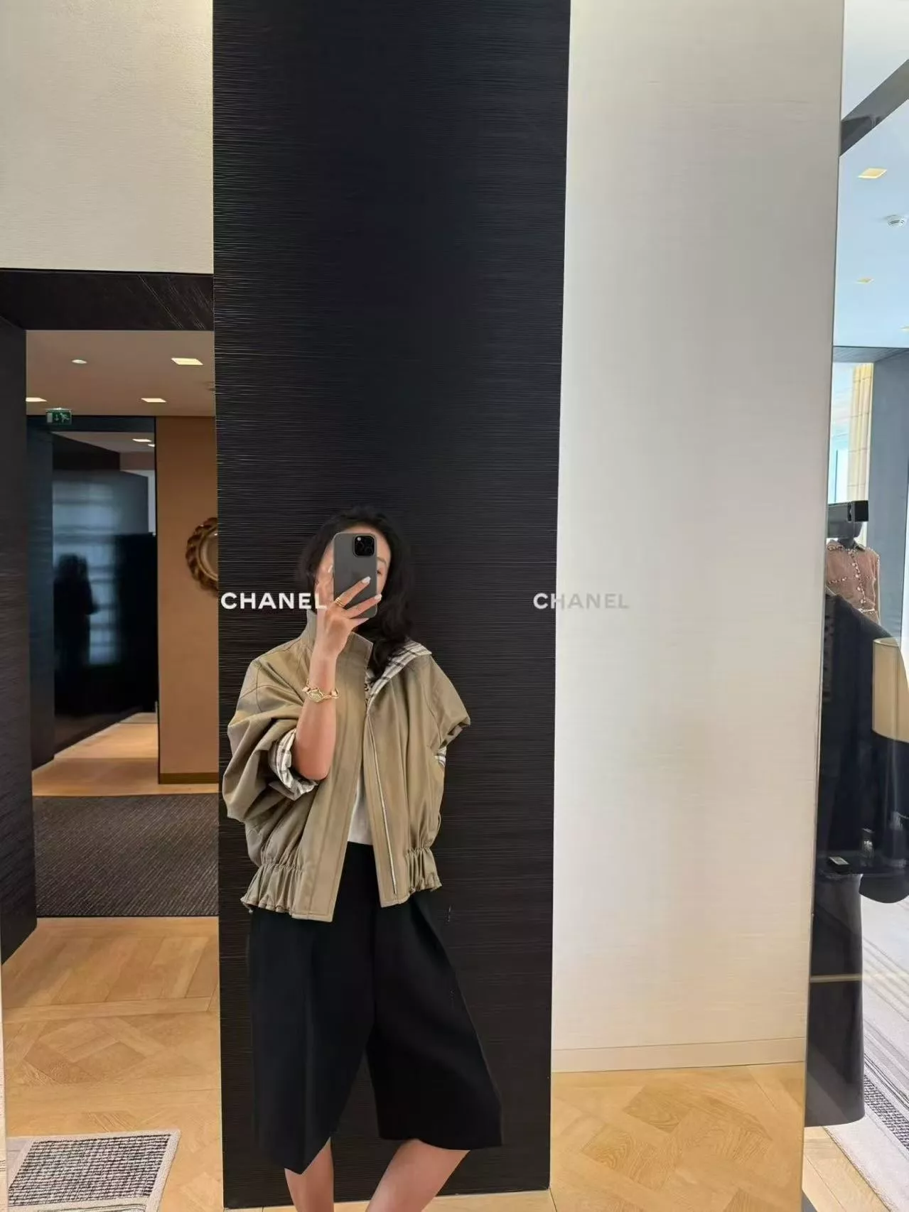 버버리 체크 안감 스탠드칼라 긴소매 쇼트 코트 상세 이미지 15