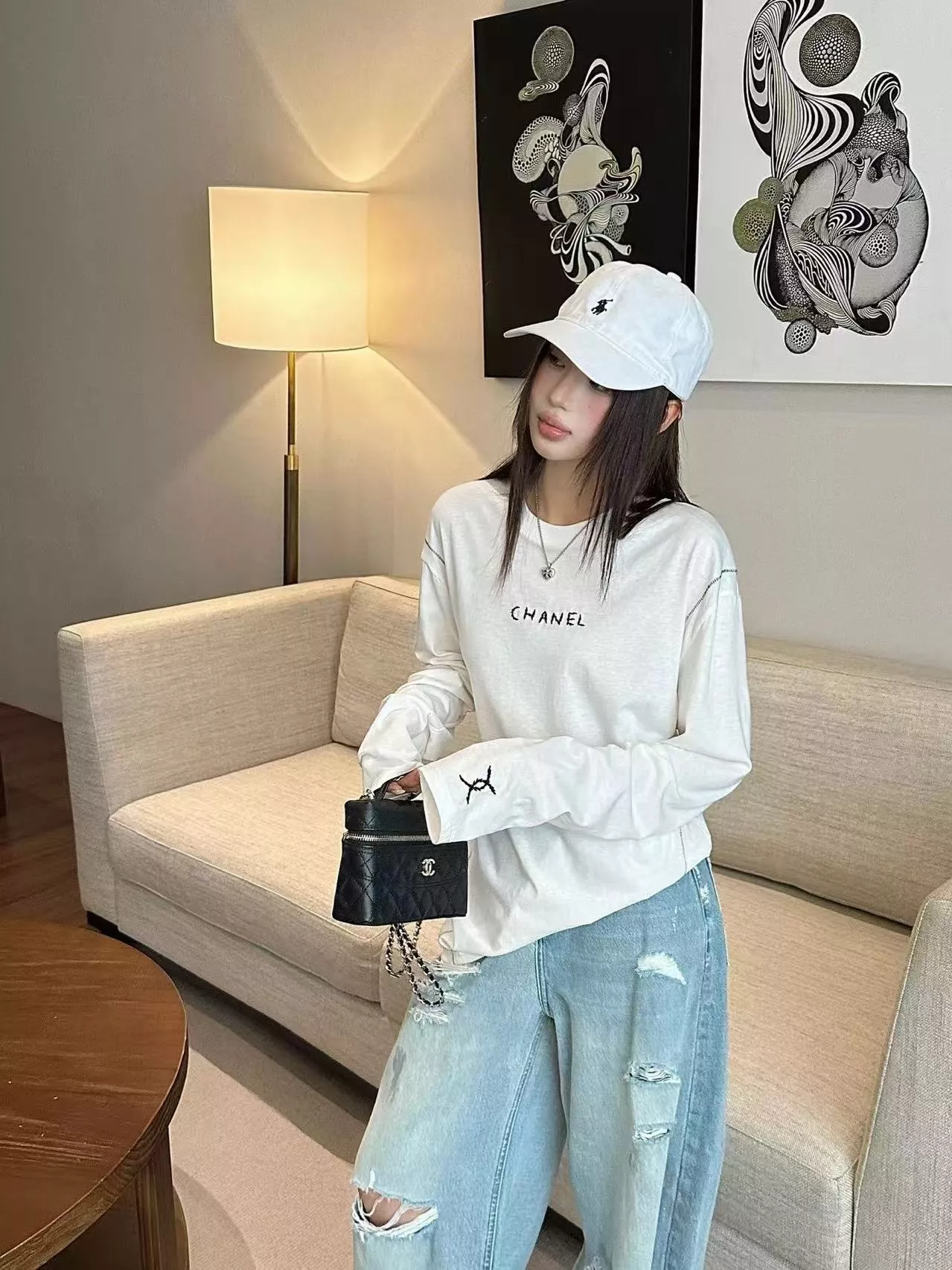 샤넬 로고 자수 긴소매 티셔츠 상세 이미지 15