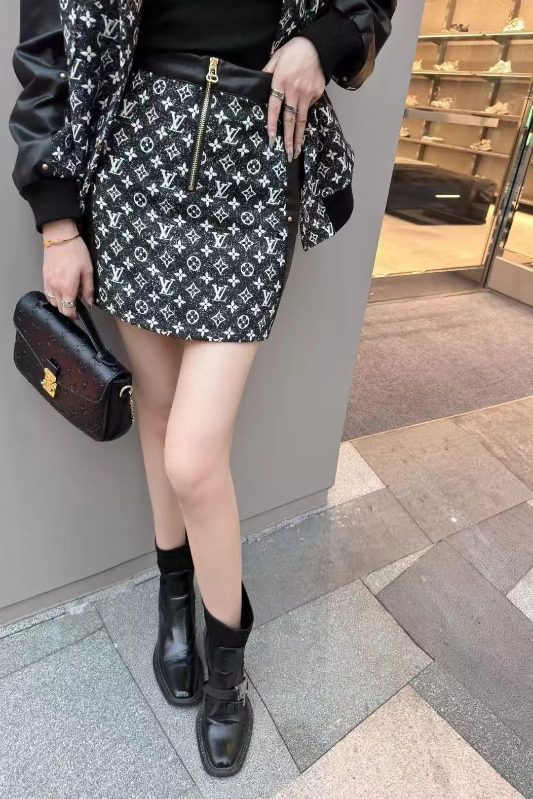 루이비통 로고 자카드 하이웨이스트 패치 데님 스커트 상세 이미지 10