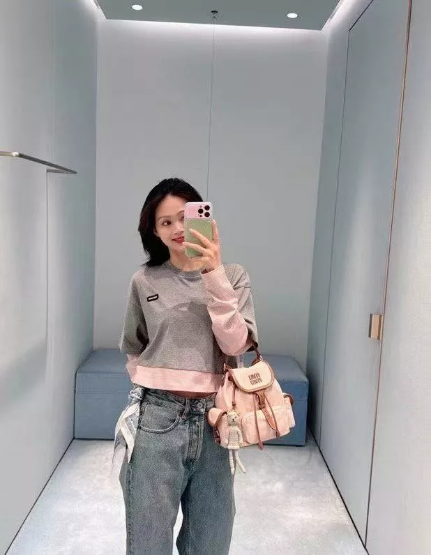 미우미우 스트라이프 배색 레이어드 긴소매 티셔츠 상세 이미지 11