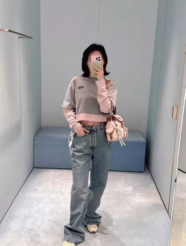 미우미우 스트라이프 배색 레이어드 긴소매 티셔츠 상세 이미지 12