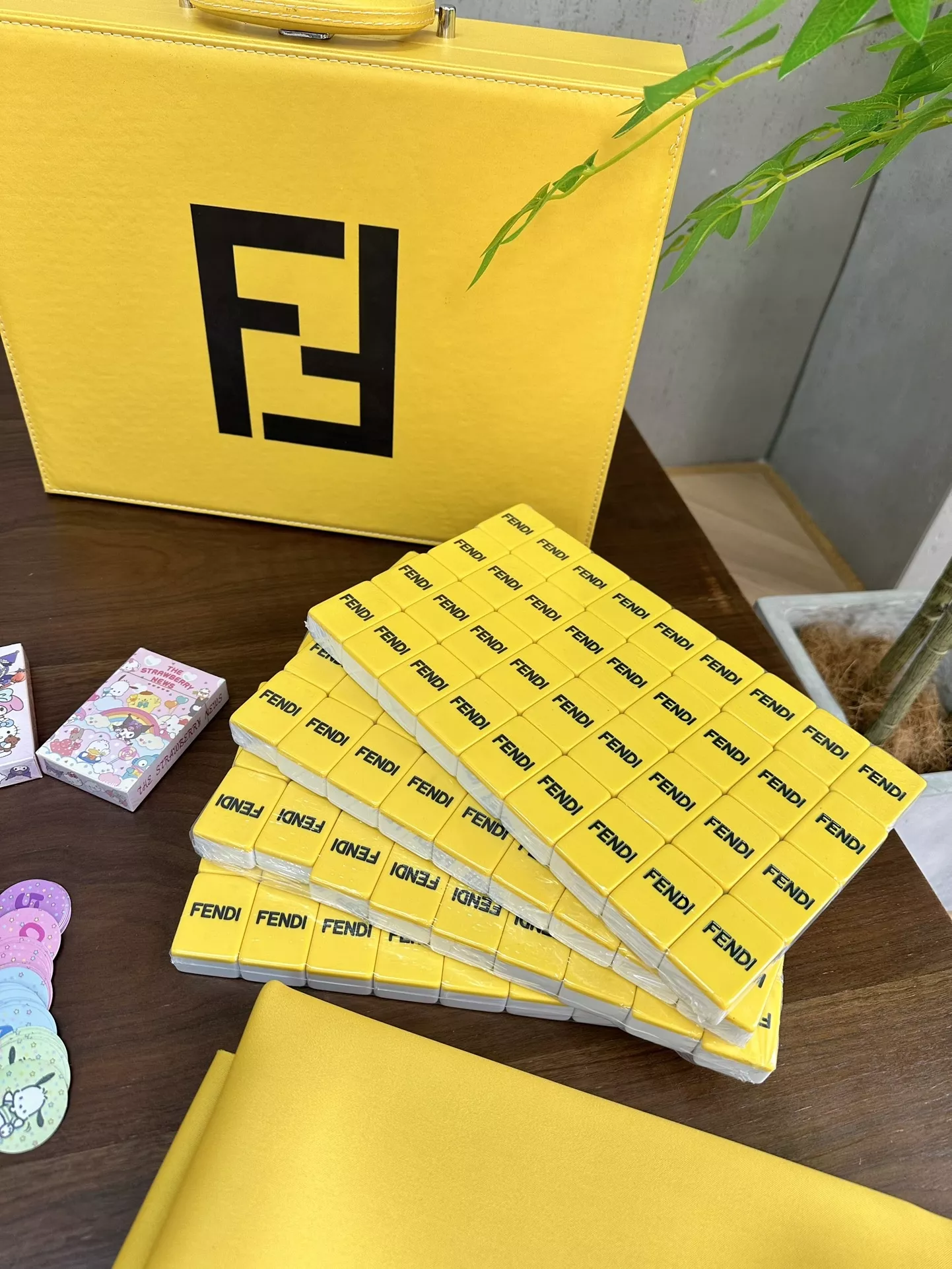 펜디 옐로 프린트 마작 기프트 세트 상세 이미지 7