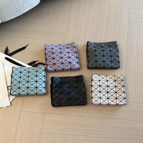 이세이미야케 바오바오 기하학 삼각 패턴 미니 크로스백