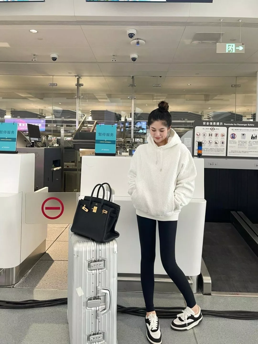 디올 오블리크 자카드 긴소매 후드 티셔츠 상세 이미지 15