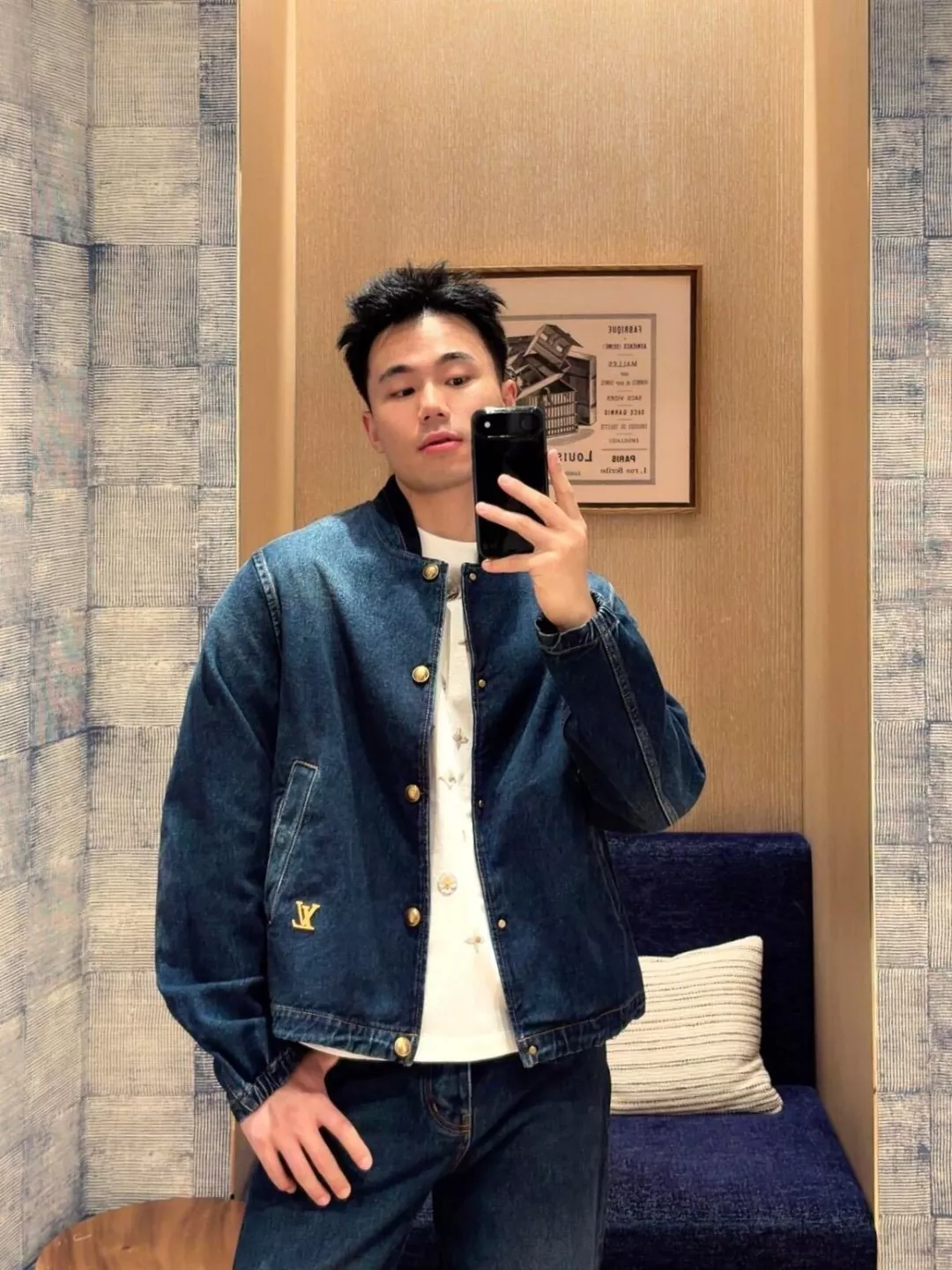 루이비통 블루 워시드 모노그램 버튼 데님 재킷 상세 이미지 23