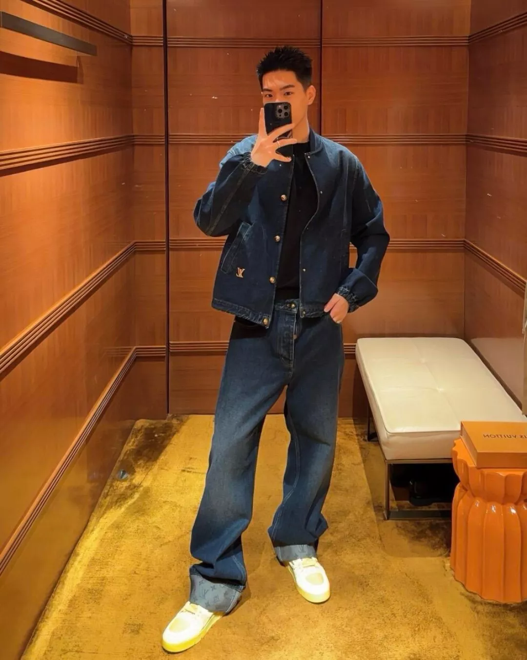 루이비통 블루 워시드 모노그램 버튼 데님 재킷 상세 이미지 30