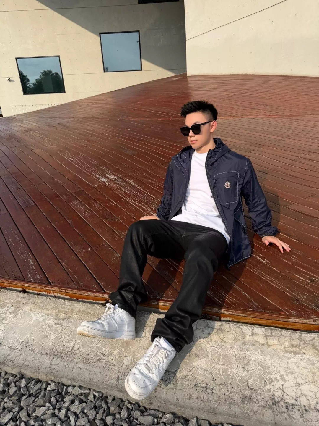 몽클레어 경량 나일론 배색 스티치 후드 재킷 상세 이미지 28