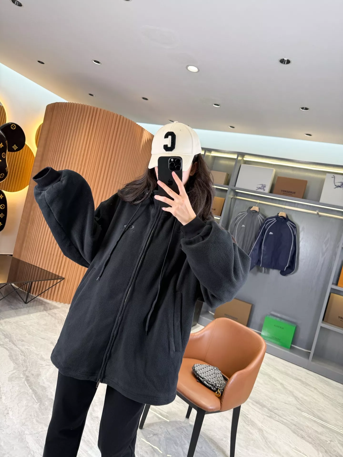 발렌시아가 자수 투웨이 지퍼 후드 플리스 재킷 상세 이미지 37