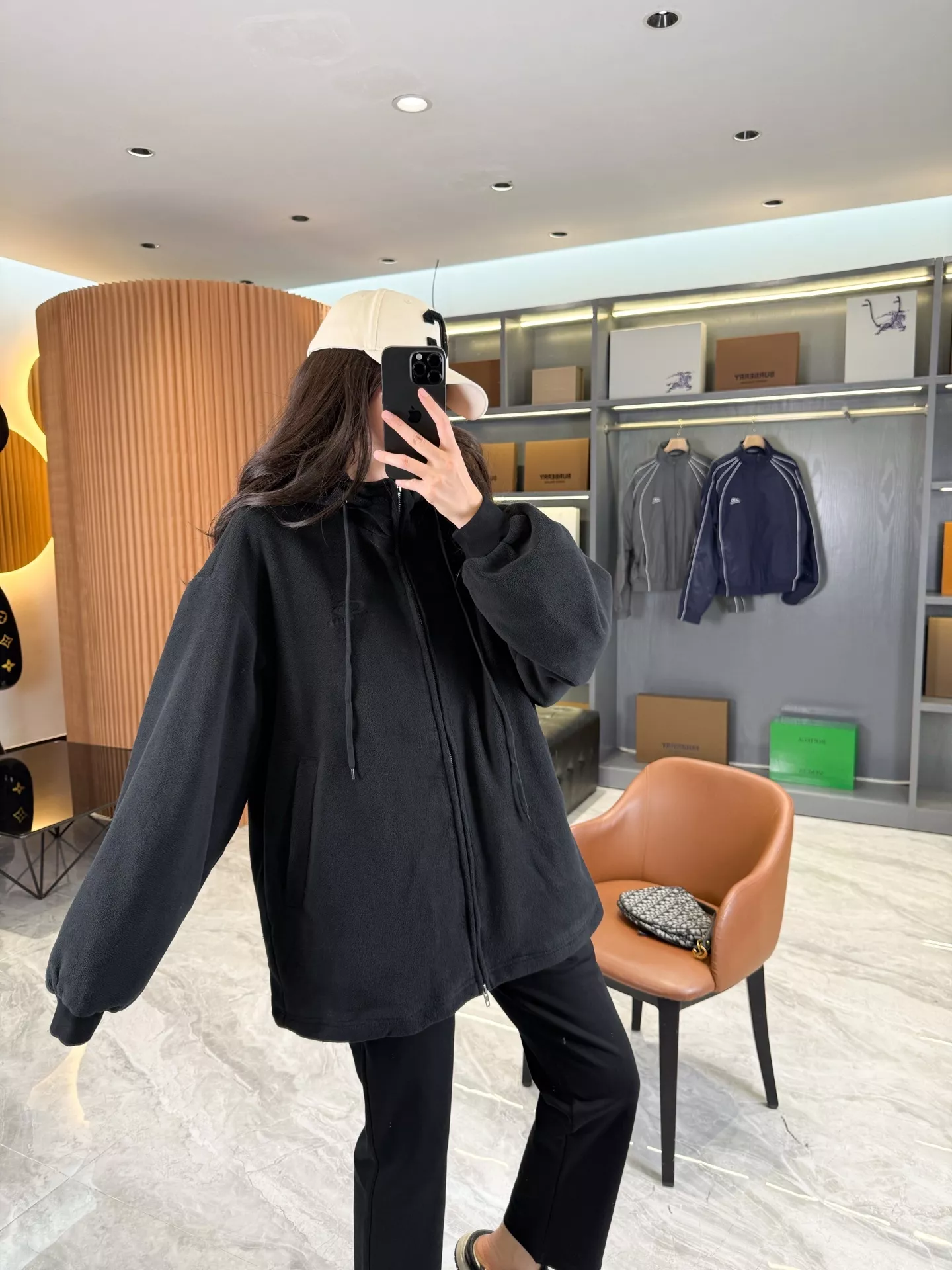 발렌시아가 자수 투웨이 지퍼 후드 플리스 재킷 상세 이미지 44