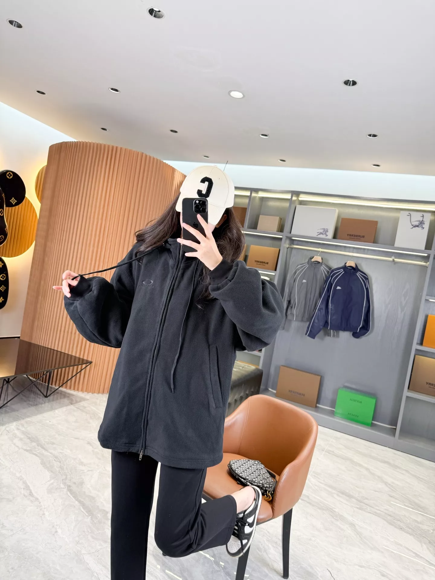 발렌시아가 자수 투웨이 지퍼 후드 플리스 재킷 상세 이미지 41
