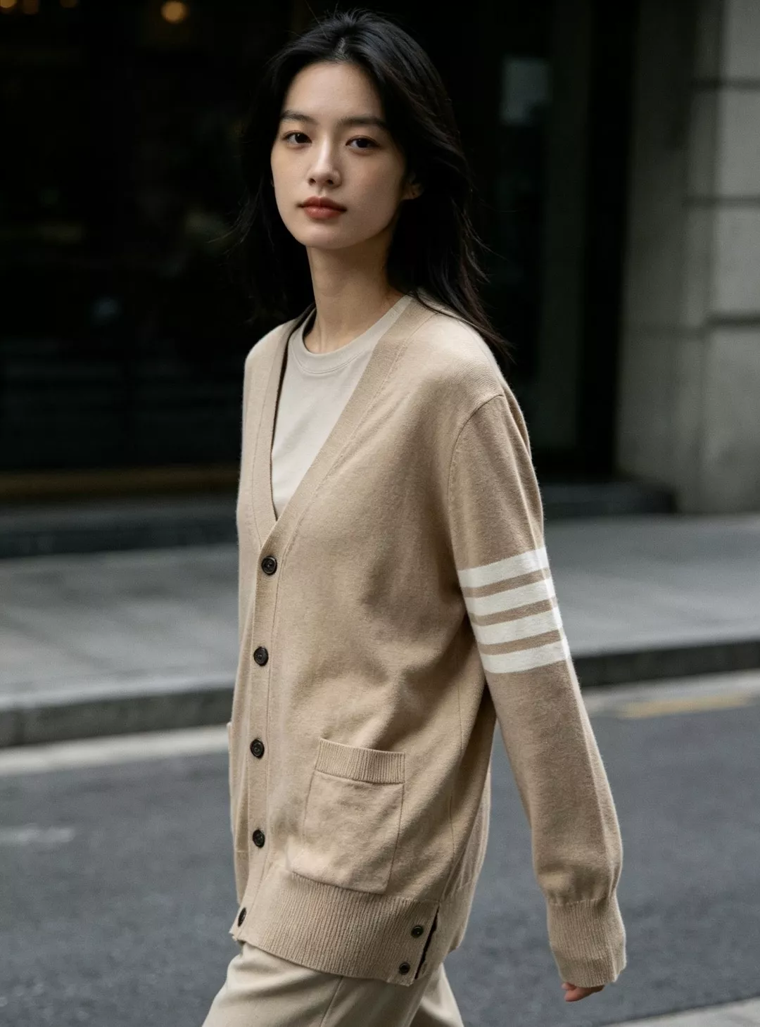 톰브라운 메리노 울 브이넥 긴소매 가디건 상세 이미지 15