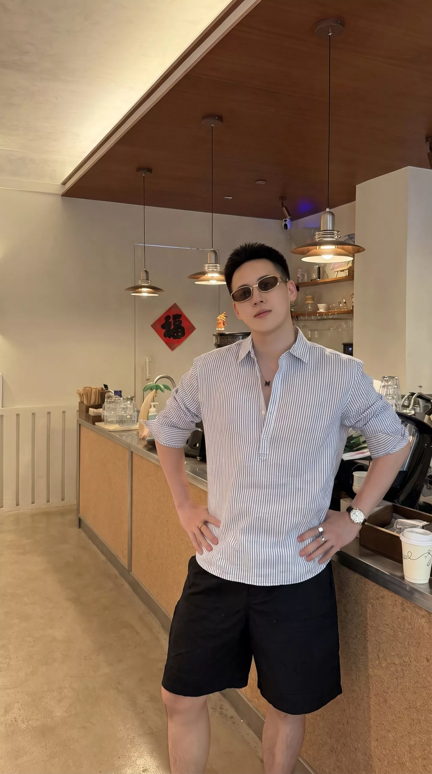 루이비통 금장 디테일 모노그램 체크 하프 팬츠 상세 이미지 16