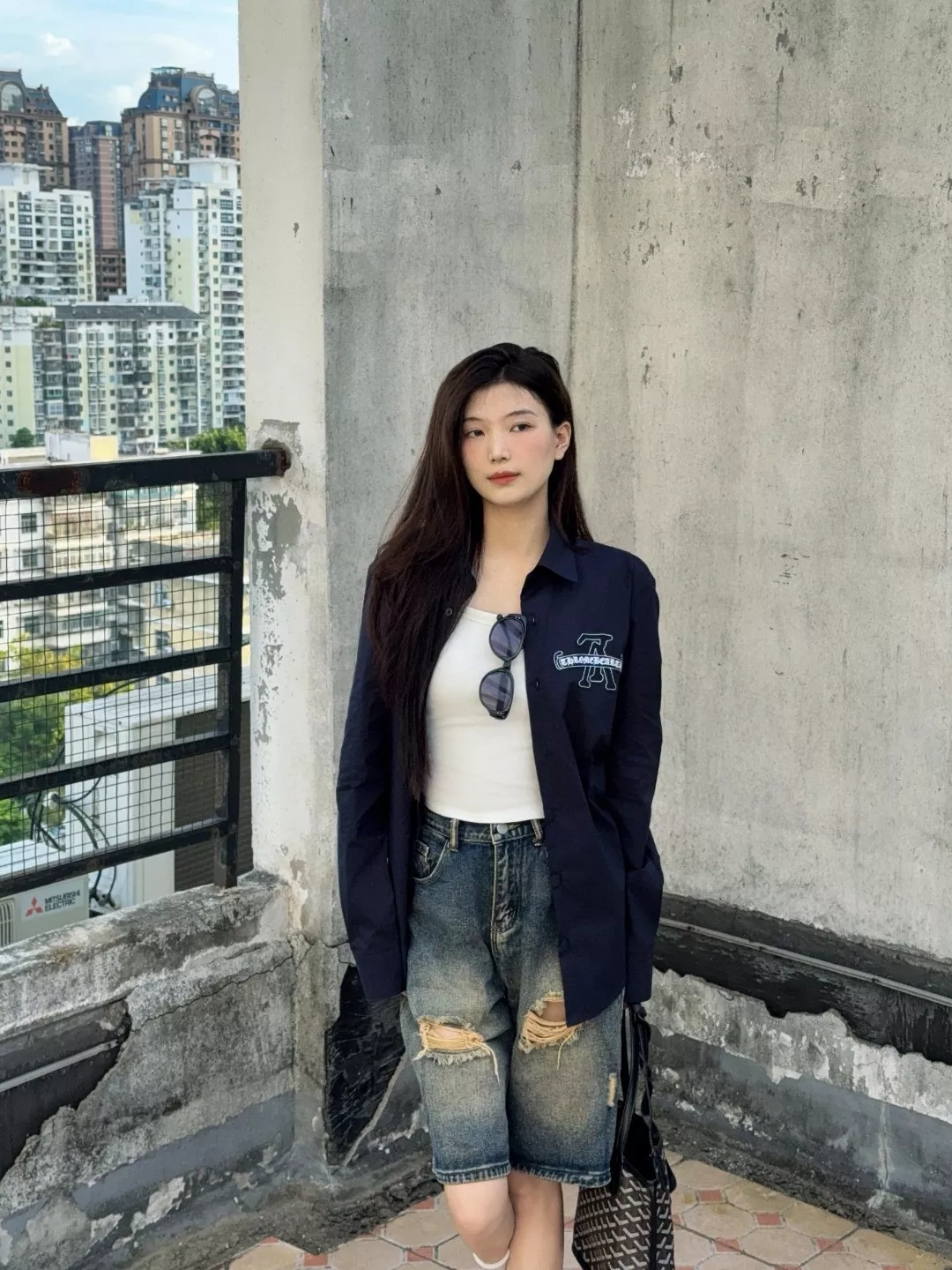루이비통 자수 로고 긴소매 셔츠 상세 이미지 14