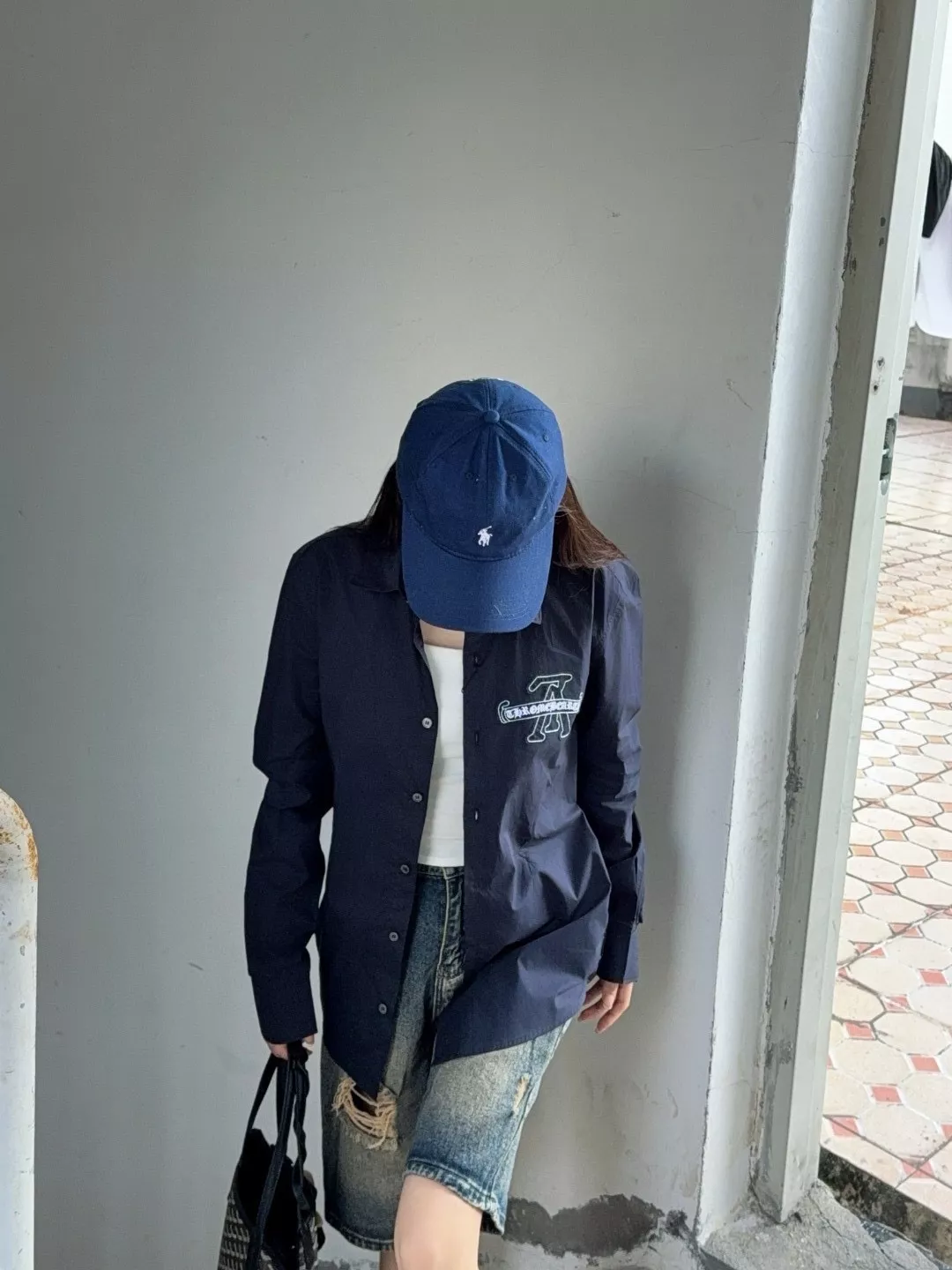 루이비통 자수 로고 긴소매 셔츠 상세 이미지 15