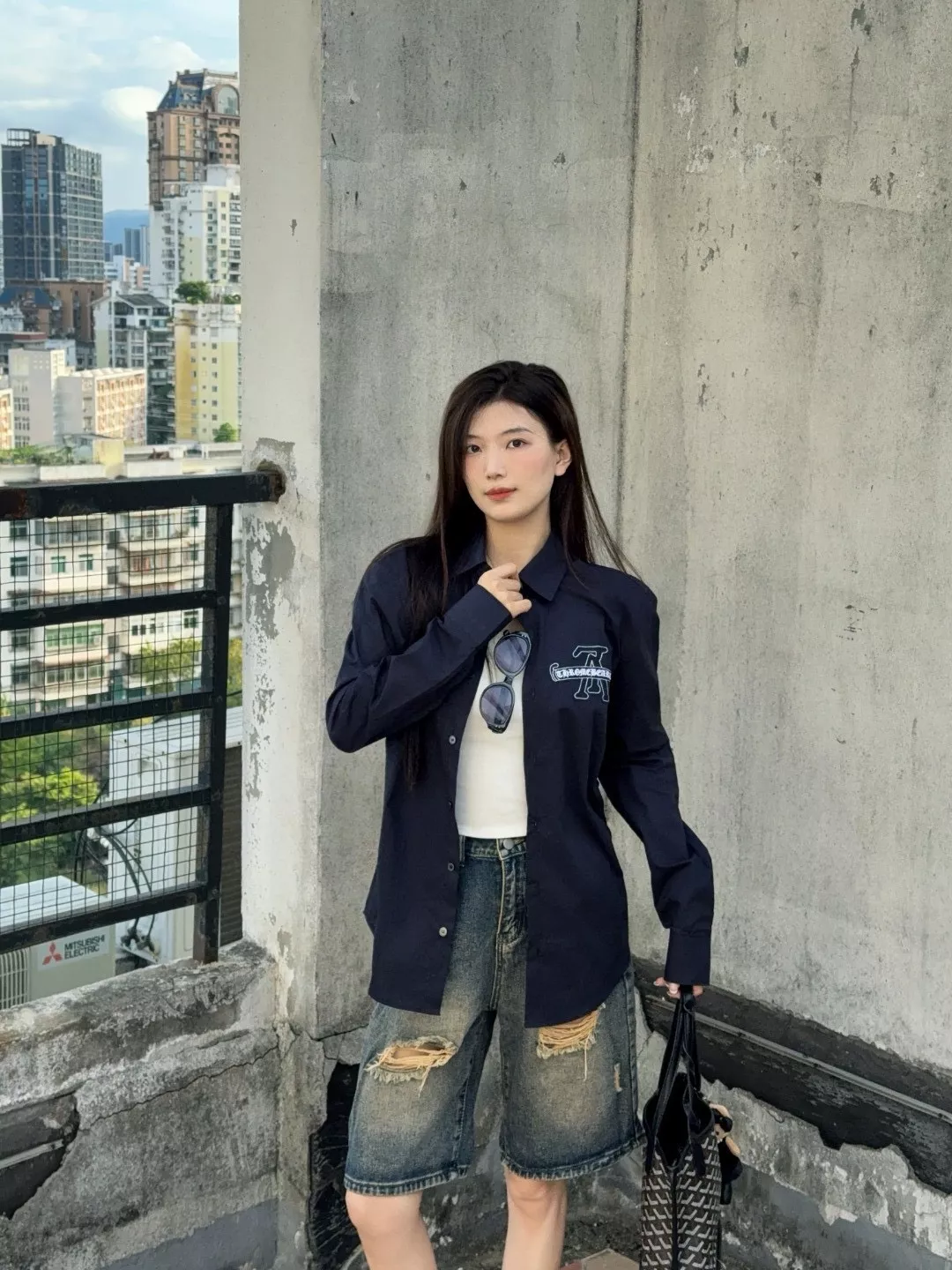 루이비통 자수 로고 긴소매 셔츠 상세 이미지 16