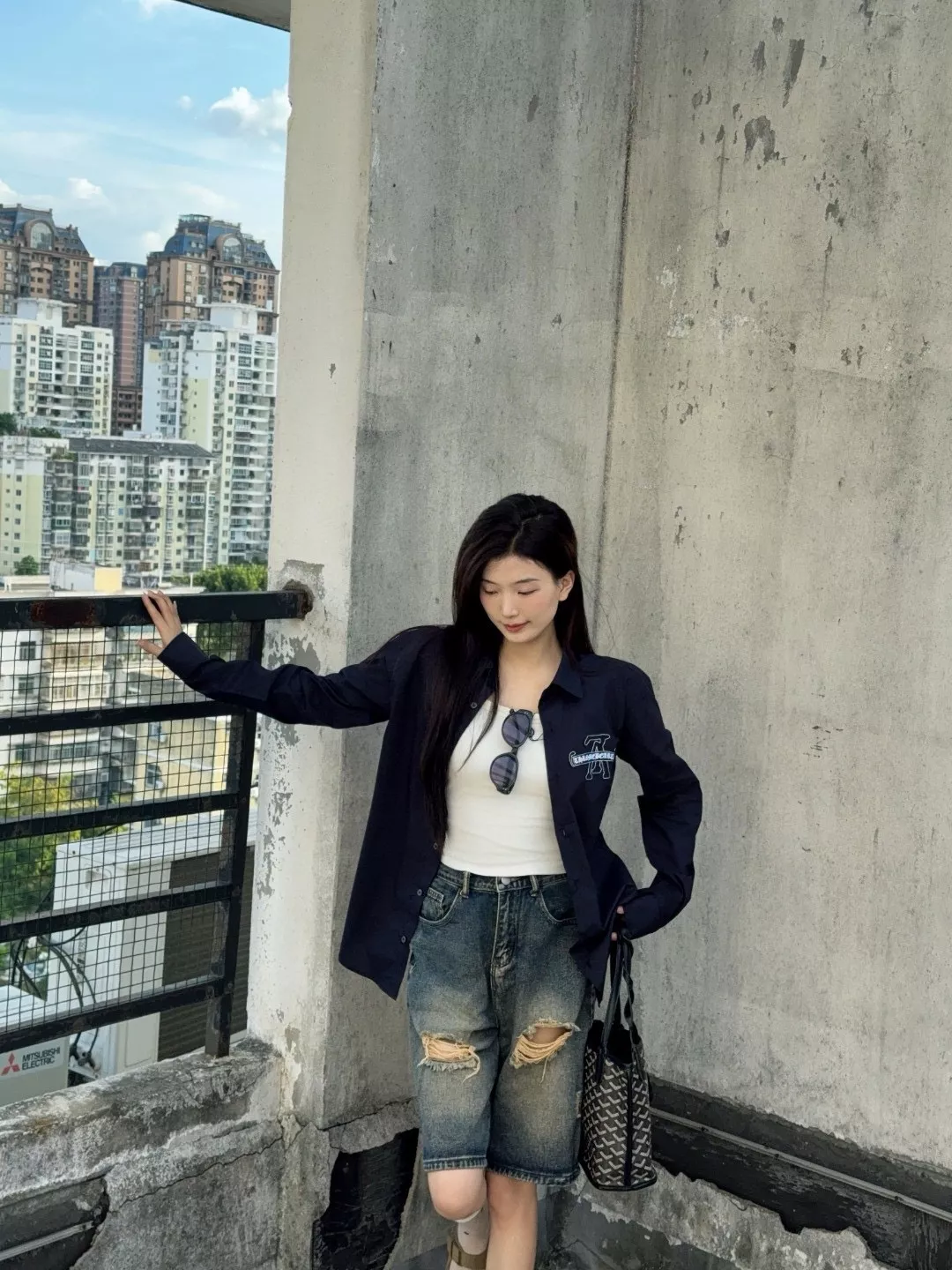 루이비통 자수 로고 긴소매 셔츠 상세 이미지 18