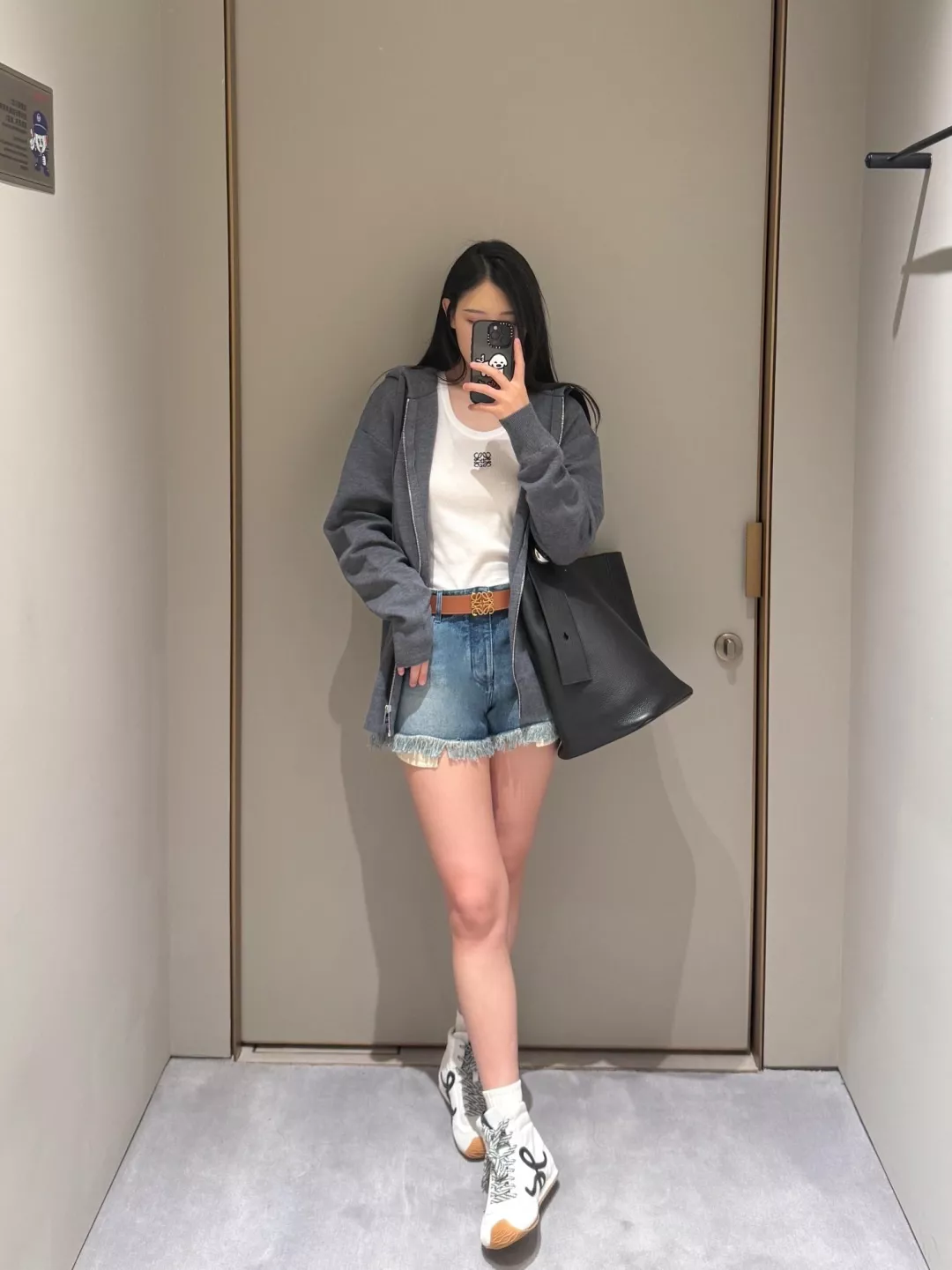 로에베 아나그램 엠보싱 자수 집업 후드 티셔츠 상세 이미지 18
