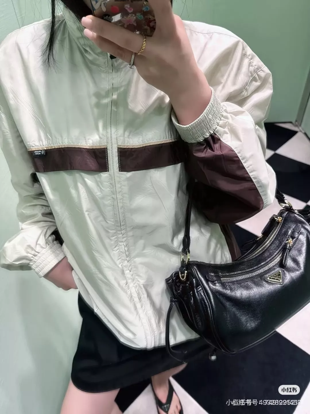프라다 배색 로고 라벨 스탠드칼라 재킷 상세 이미지 19