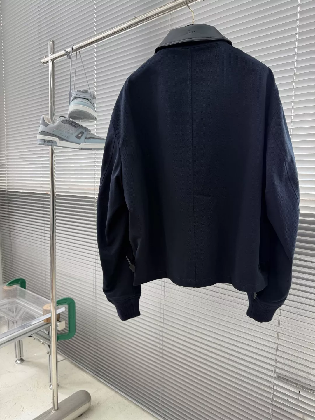 디올 자수 버클 가죽 카라 재킷 상세 이미지 8